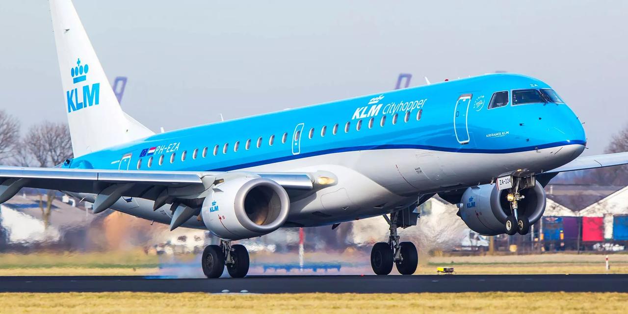 英国航空エンブラエルE RJ-190 1200px-N109SY_LAX_(24351948085